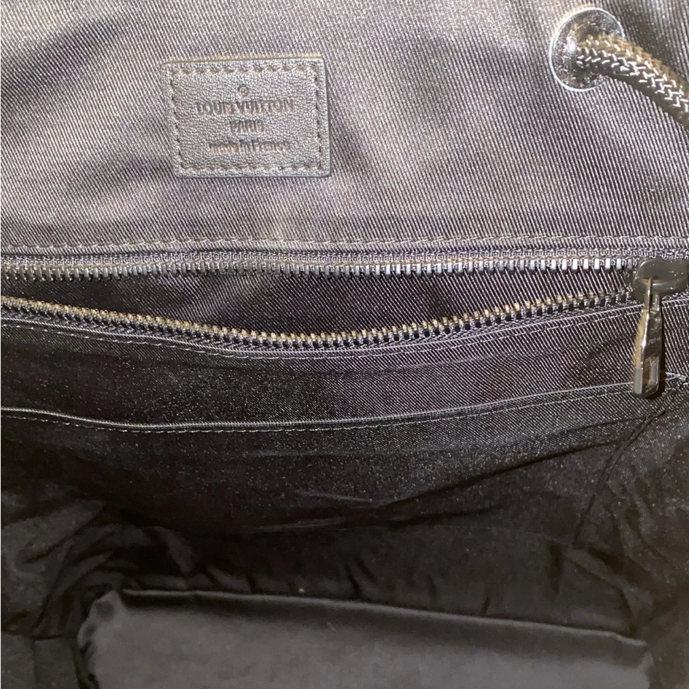 Louis Vuitton CHRISTOPHER MM - Picture 12 of 17